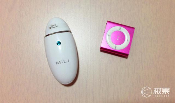 產(chǎn)品本身外觀設(shè)計(jì)非常小巧精致