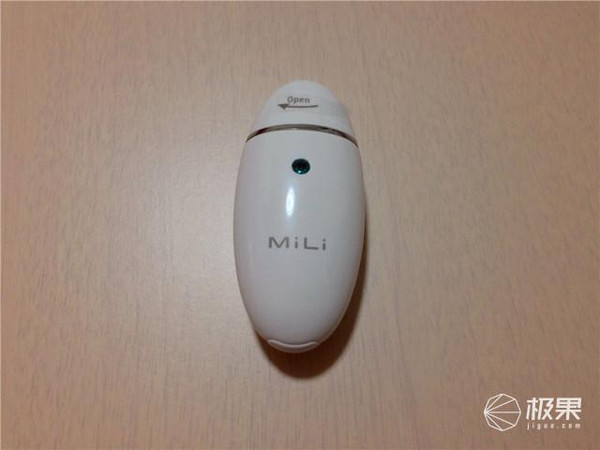 產(chǎn)品材質(zhì)采用拋光處理,手感非常細(xì)膩光滑。